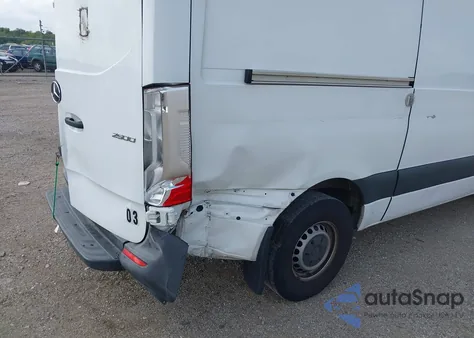 2020 Mercedes-Benz Sprinter 2500 Standard Roof V6 z USA, uszkodzony, nr VIN W1W4EBHYXLT033703